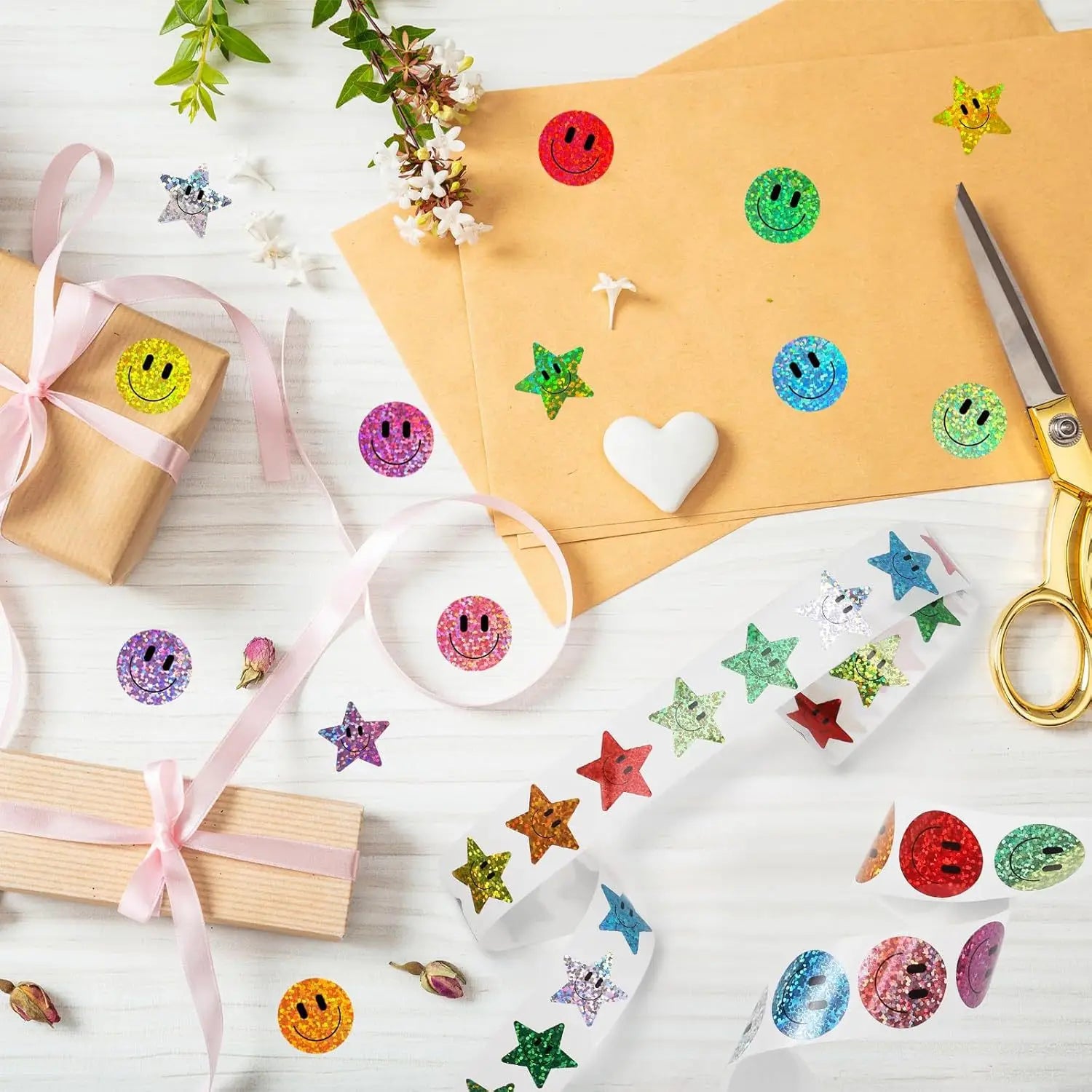 500 Pcs 1in. Smile Face Stickers Roll