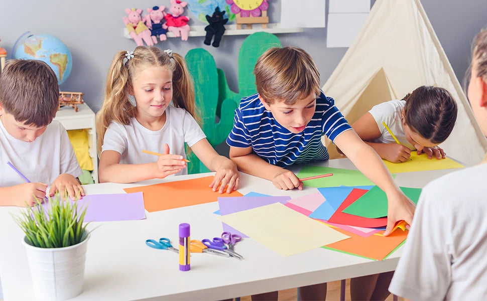 100 Sheets A4 Construction Paper in Assorted Bright Colors